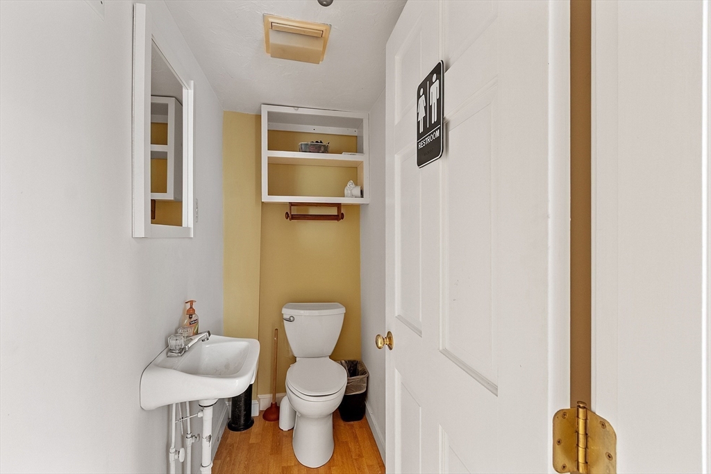 31 Cochituate Road Wayland, MA 01778 - Photo 18 of 40