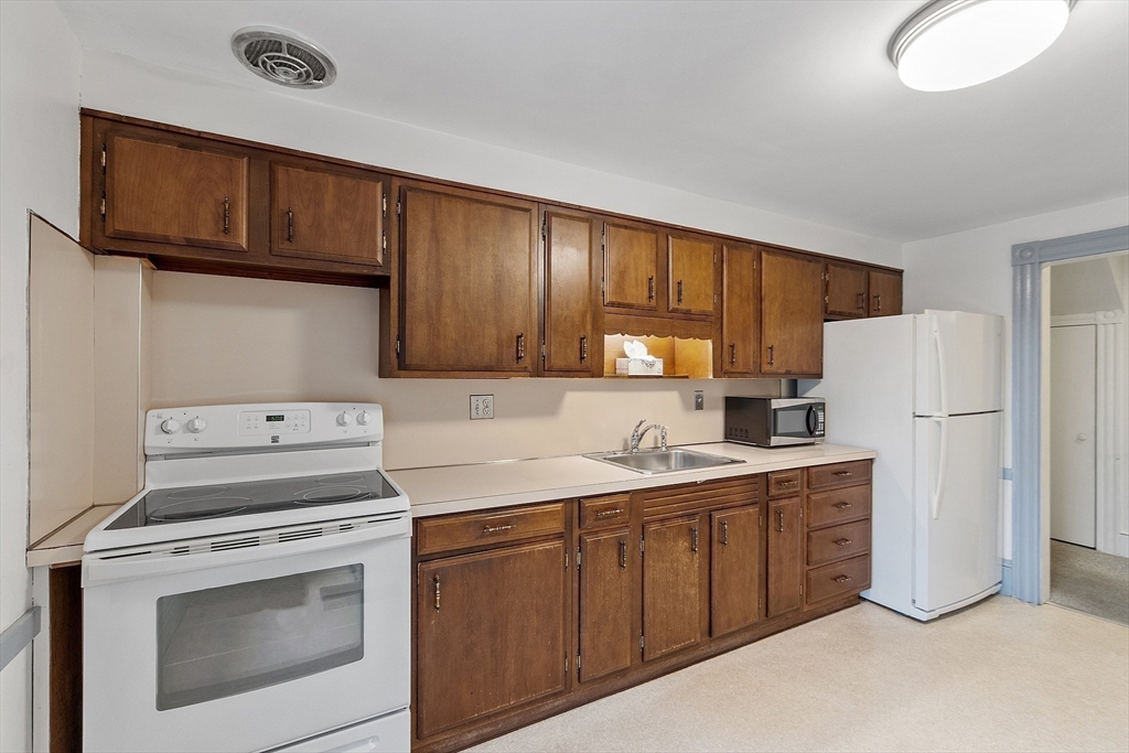 31 Cochituate Road Wayland, MA 01778 - Photo 20 of 40
