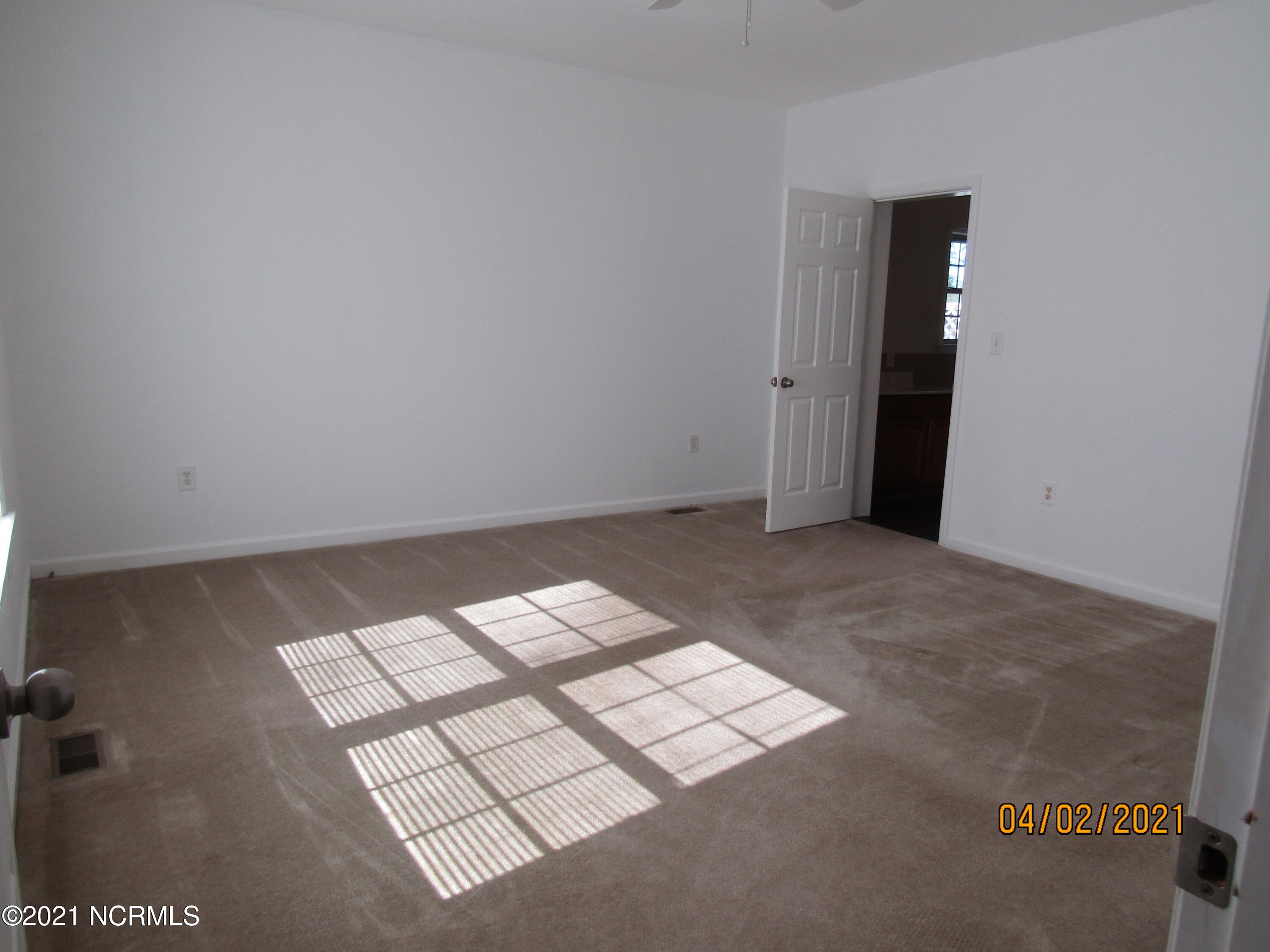 94 Sage Road Burgaw, NC 28425 - Photo 3 of 18 IMG_1877