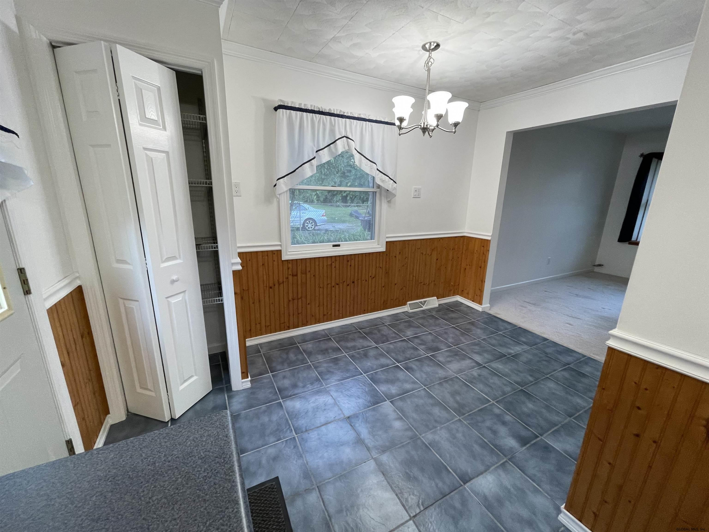 423 Chiswell Road Schenectady, NY 12304 - Photo 17 of 29 Photo 17