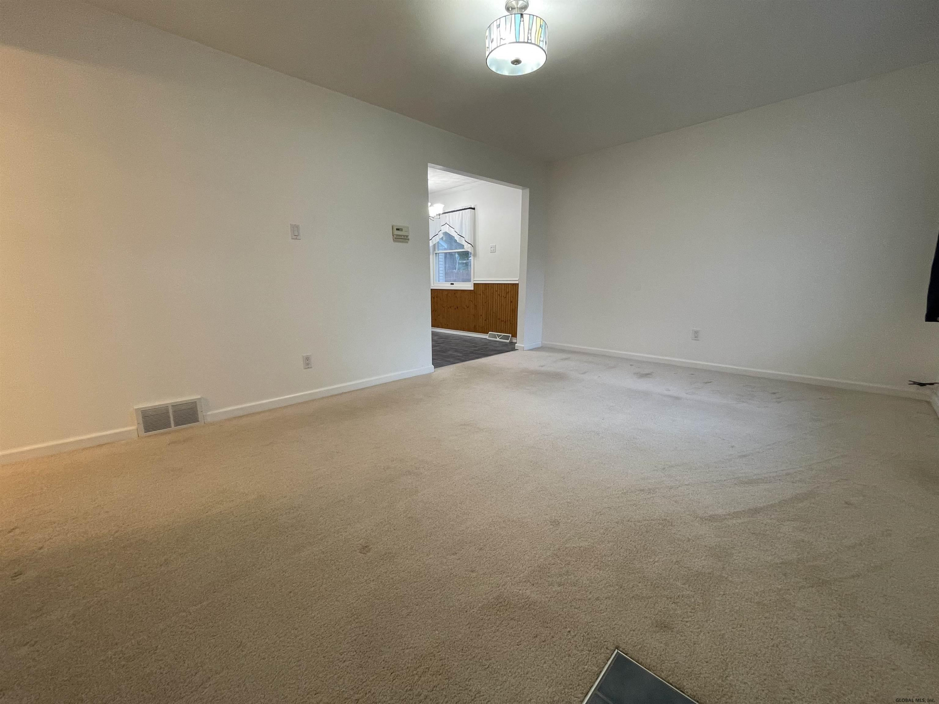 423 Chiswell Road Schenectady, NY 12304 - Photo 21 of 29 Photo 21