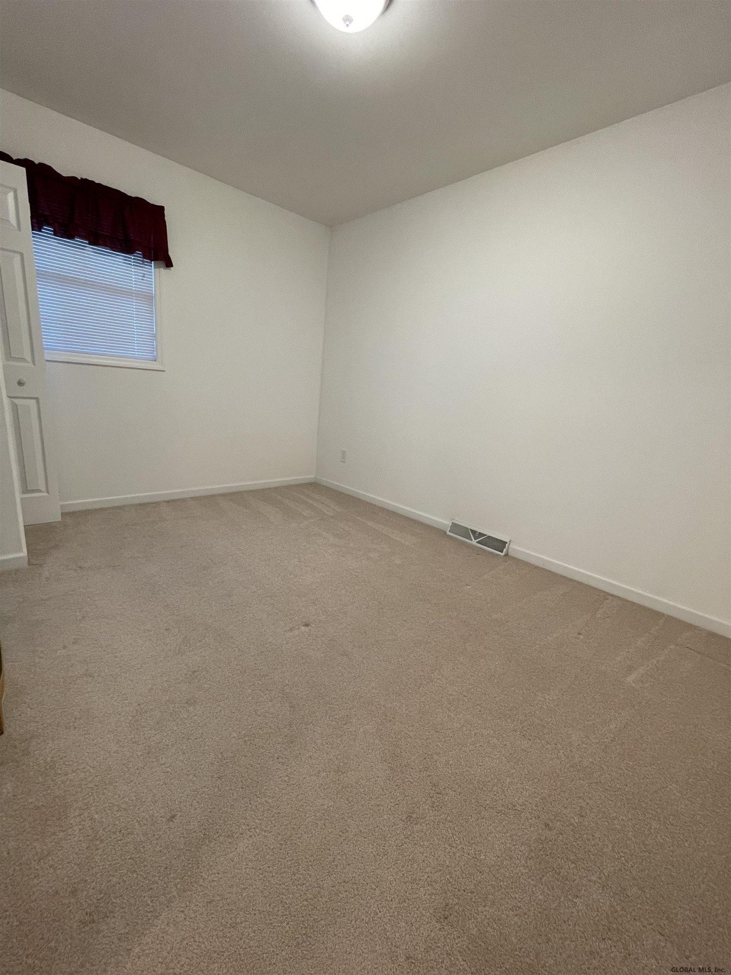 423 Chiswell Road Schenectady, NY 12304 - Photo 23 of 29 Photo 23