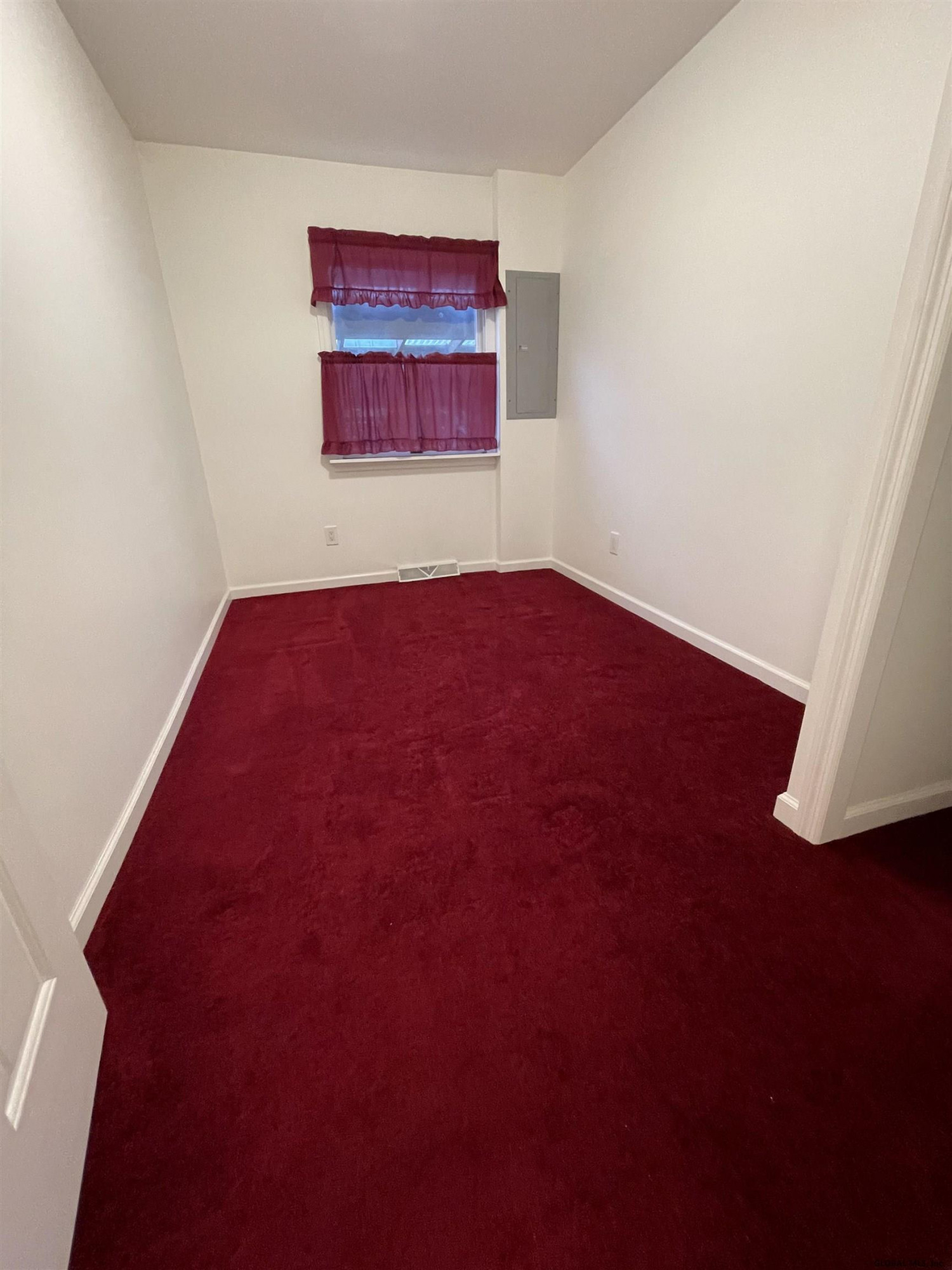 423 Chiswell Road Schenectady, NY 12304 - Photo 25 of 29 Photo 25