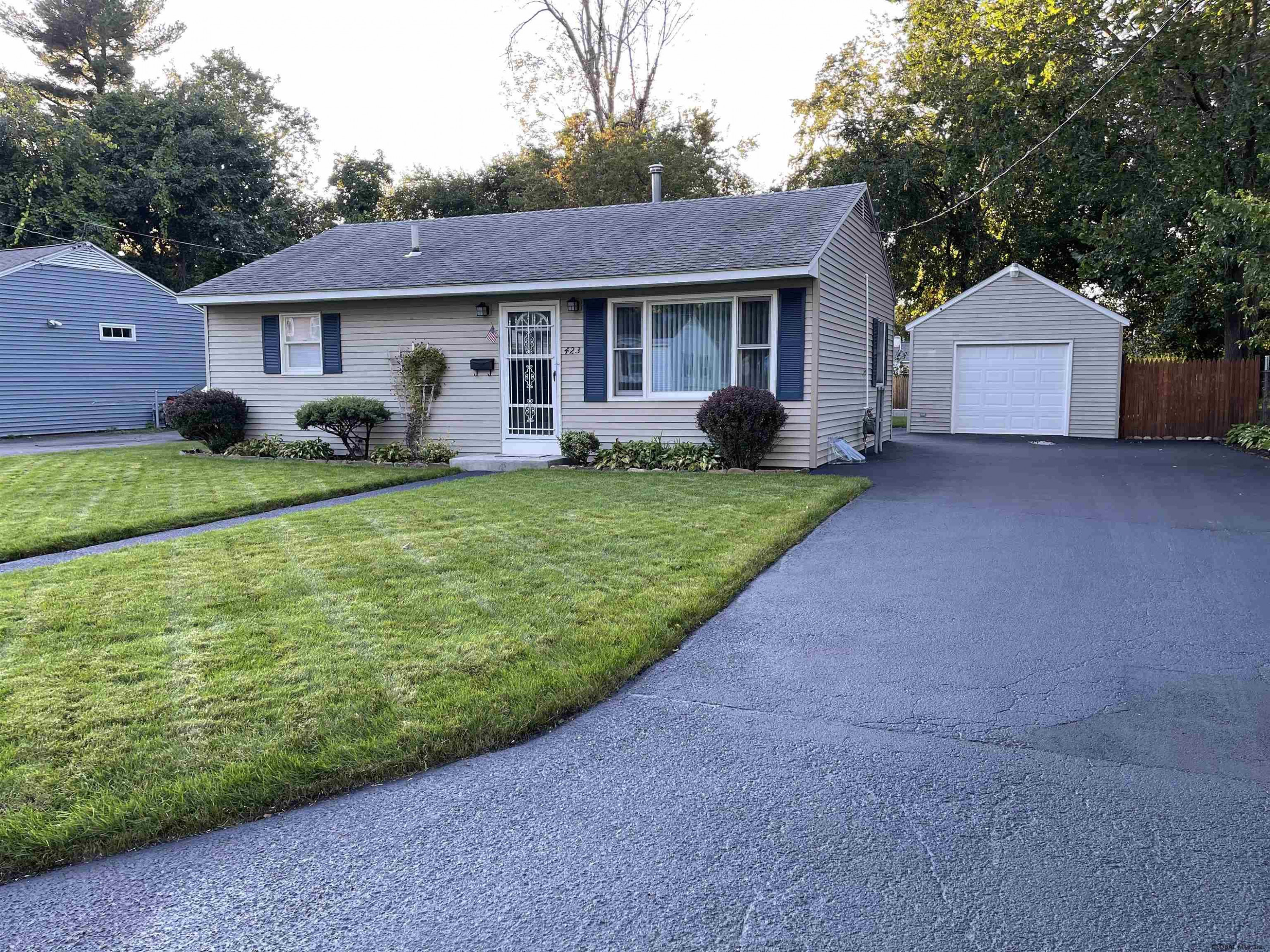 423 Chiswell Road Schenectady, NY 12304 - Photo 28 of 29 Photo 28