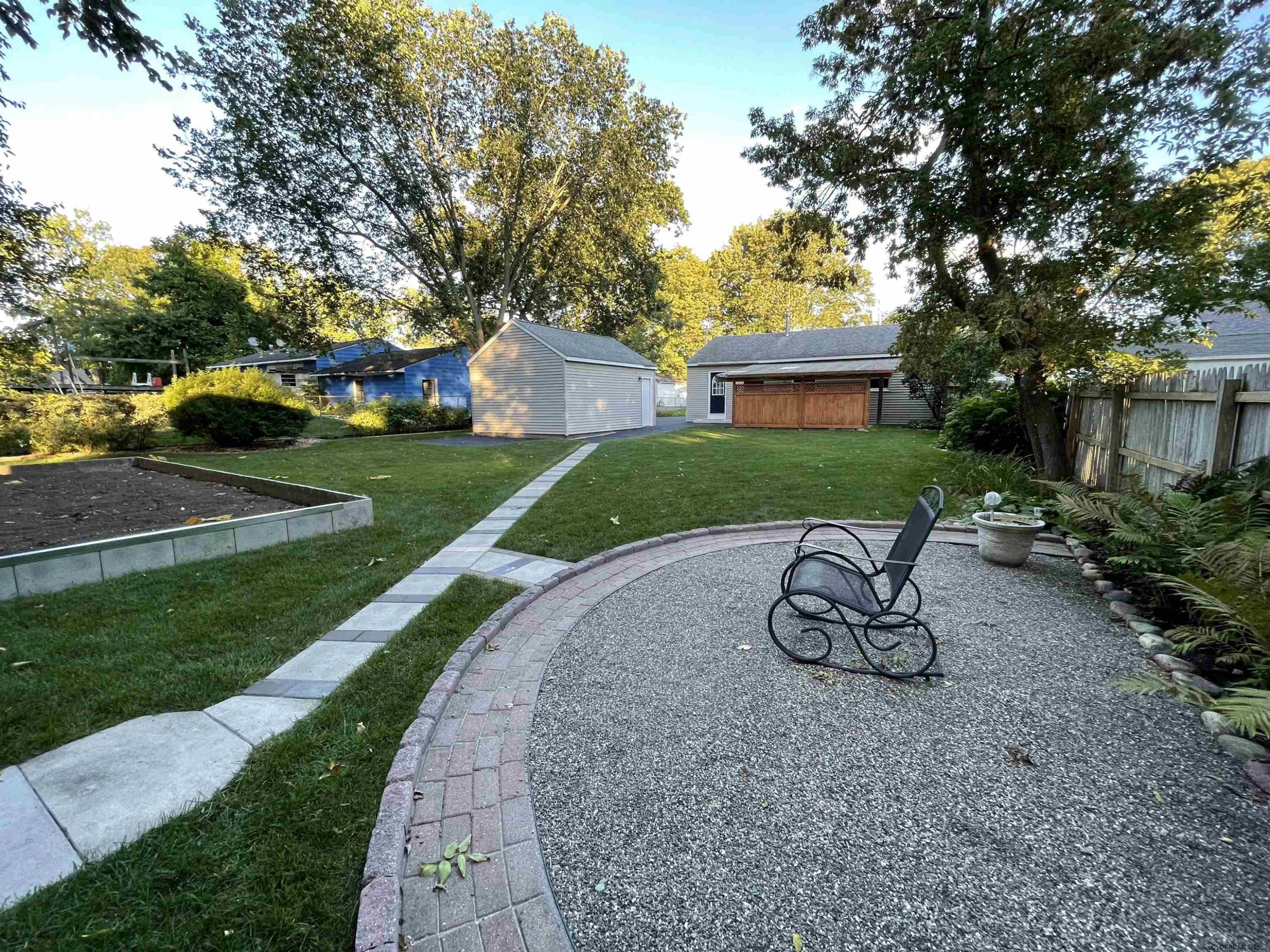 423 Chiswell Road Schenectady, NY 12304 - Photo 8 of 29 Photo 8