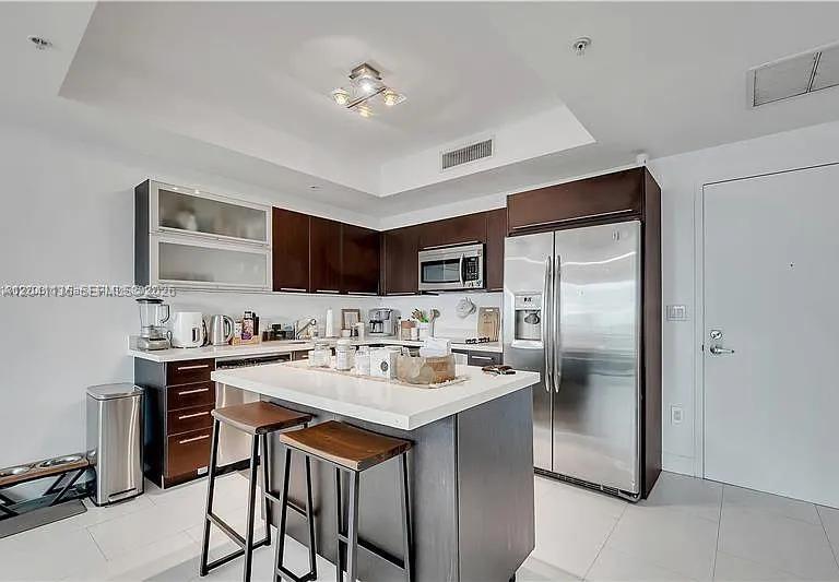 90 Southwest 3rd Street, Unit 3211 Miami, FL 33130 - Photo 6 of 27