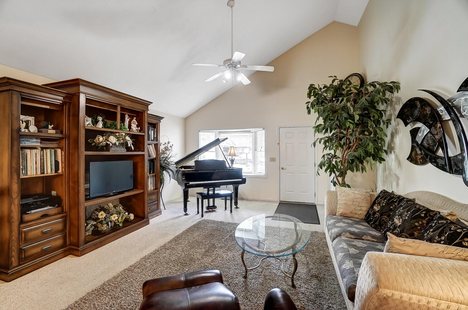 1516 Ridgeview Circle East Springfield, OH 45504 - Photo 6 of 24