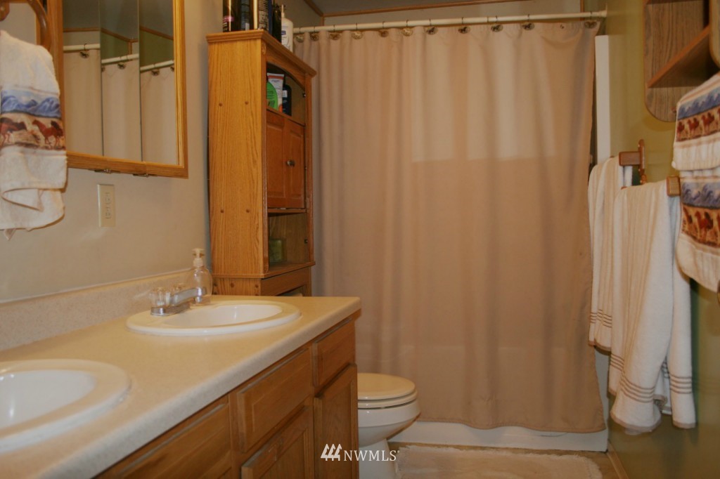 2167 Valley Road Northeast Moses Lake, WA 98837 - Photo 9 of 13 Gallery Image 9
