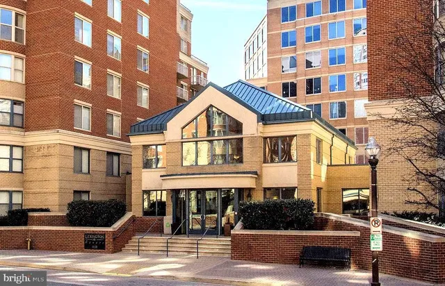 $2,400 | 3835 9th Street North, Unit 602E, Arlington, VA 22203