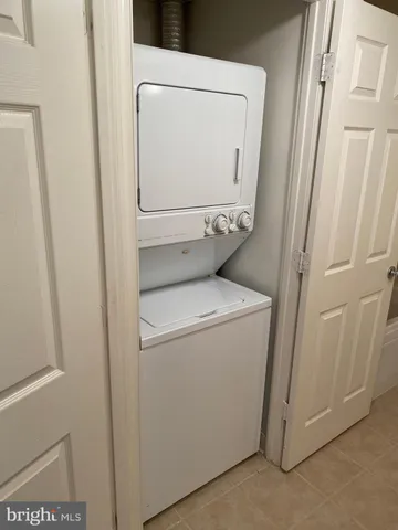 $2,400 | 3835 9th Street North, Unit 602E, Arlington, VA 22203