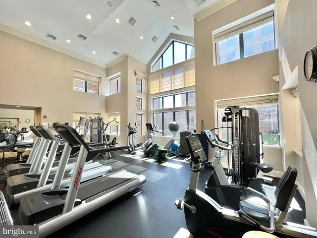 $2,400 | 3835 9th Street North, Unit 602E, Arlington, VA 22203