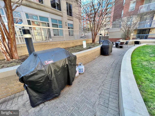 $2,400 | 3835 9th Street North, Unit 602E, Arlington, VA 22203