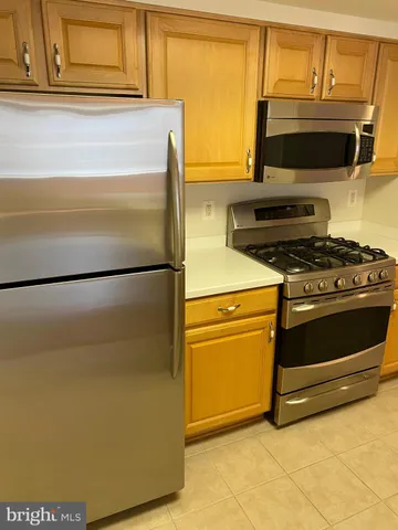 $2,400 | 3835 9th Street North, Unit 602E, Arlington, VA 22203