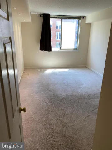 $2,400 | 3835 9th Street North, Unit 602E, Arlington, VA 22203