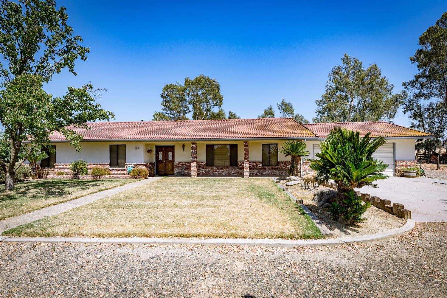 17435 La Canada Road Madera, CA 93636 - Photo 1 of 33 Gallery Image 1