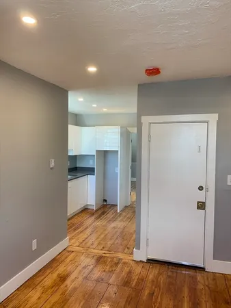 $2,000 | 8 Beethoven Street, Unit 3L, Boston, MA 02119