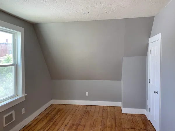$2,000 | 8 Beethoven Street, Unit 3L, Boston, MA 02119