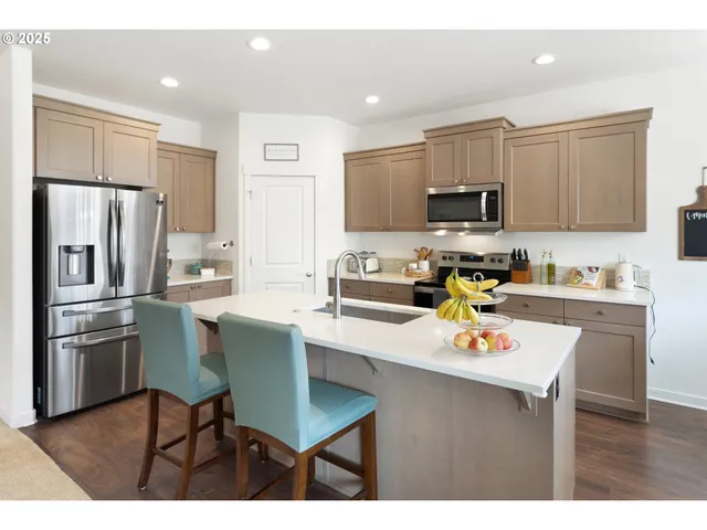 $474,900 | 1300 North Broadway Street, Estacada, OR 97023