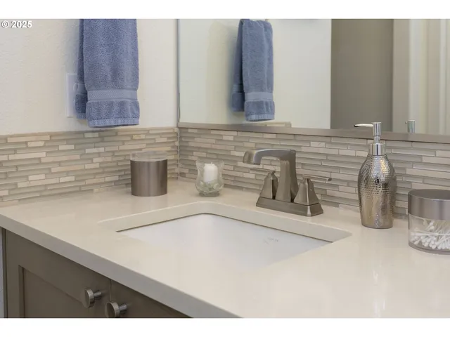 $474,900 | 1300 North Broadway Street, Estacada, OR 97023