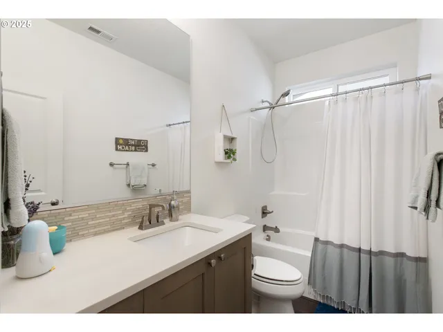 $474,900 | 1300 North Broadway Street, Estacada, OR 97023