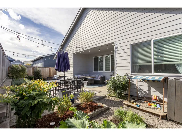 $474,900 | 1300 North Broadway Street, Estacada, OR 97023