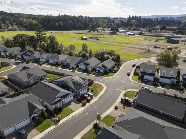 $474,900 | 1300 North Broadway Street, Estacada, OR 97023