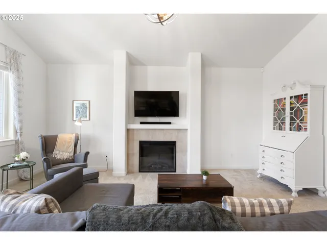 $474,900 | 1300 North Broadway Street, Estacada, OR 97023