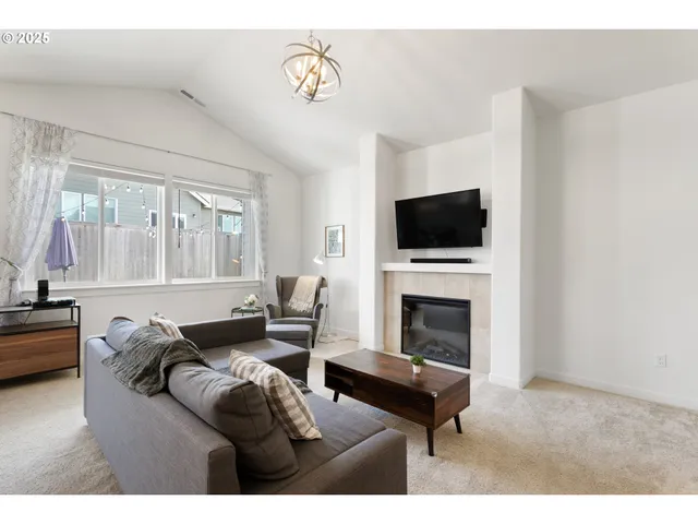 $474,900 | 1300 North Broadway Street, Estacada, OR 97023