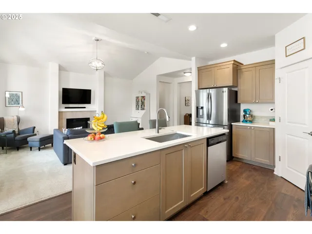 $474,900 | 1300 North Broadway Street, Estacada, OR 97023