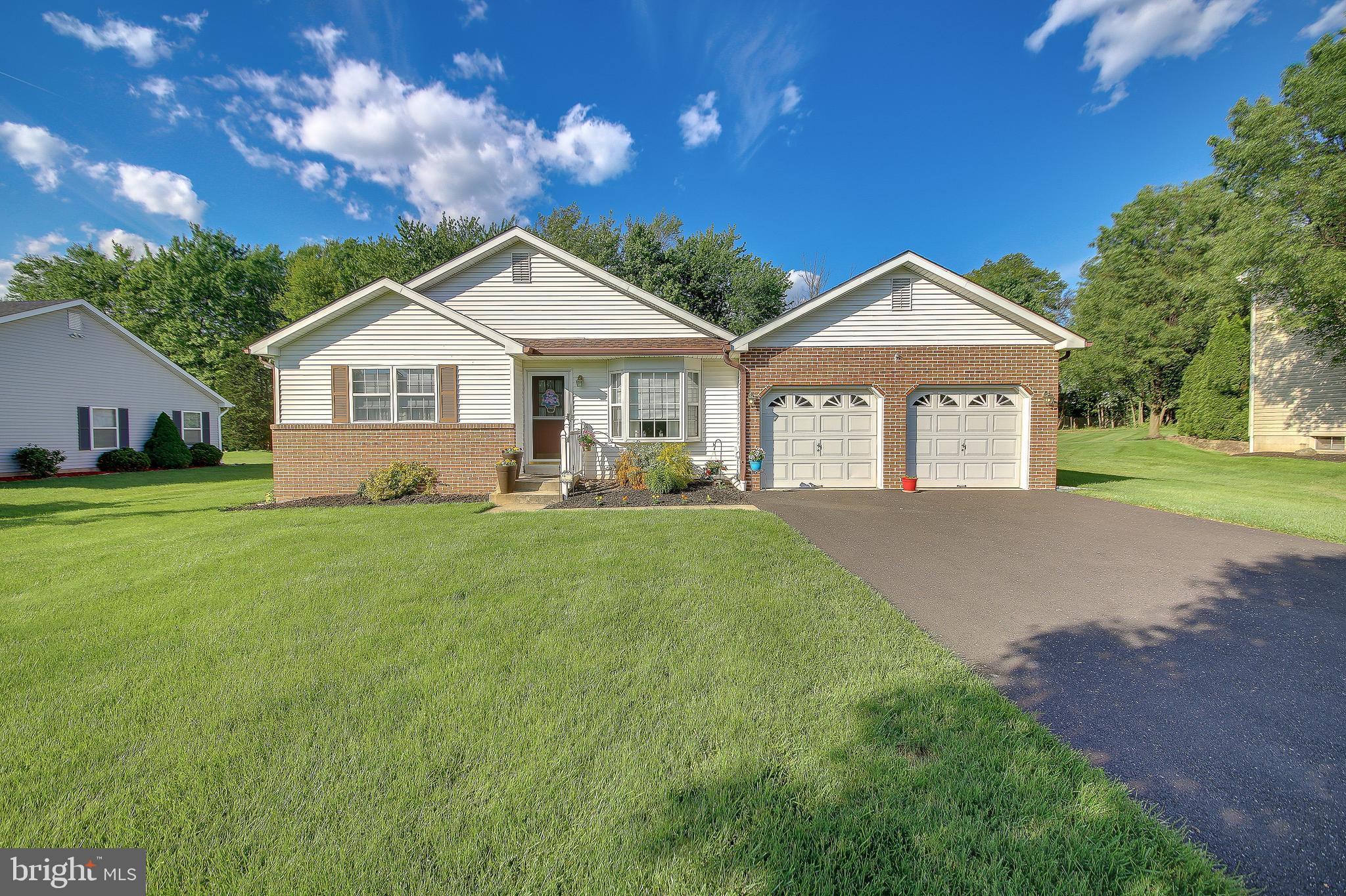 903 Chatfield Road Warrington, PA 18976 - Photo 2 of 20 Gallery Image 2