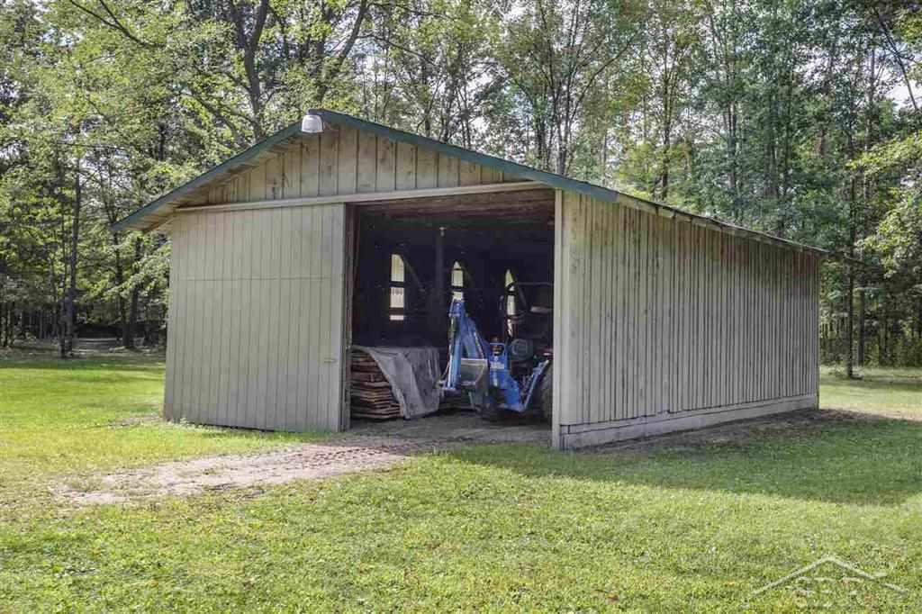 431 South Geneva Road Shepherd, MI 48883 - Photo 22 of 32