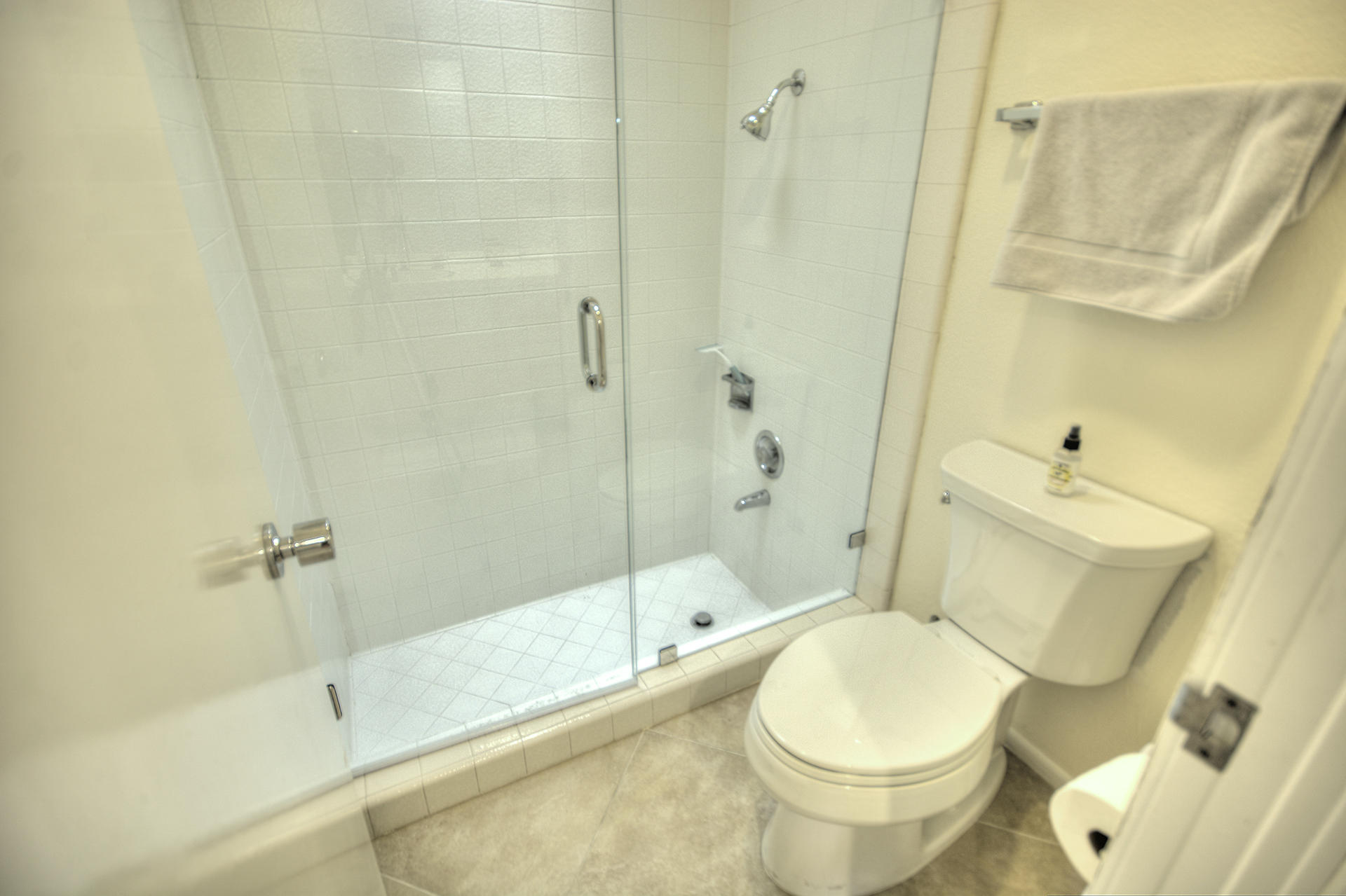 45730 Hopi Road Indian Wells, CA 92210 - Photo 16 of 42 a bathroom with a toilet and a shower
