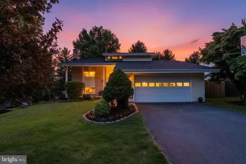 $1,247,000 | 11112 Broad Green Drive, Potomac, MD 20854