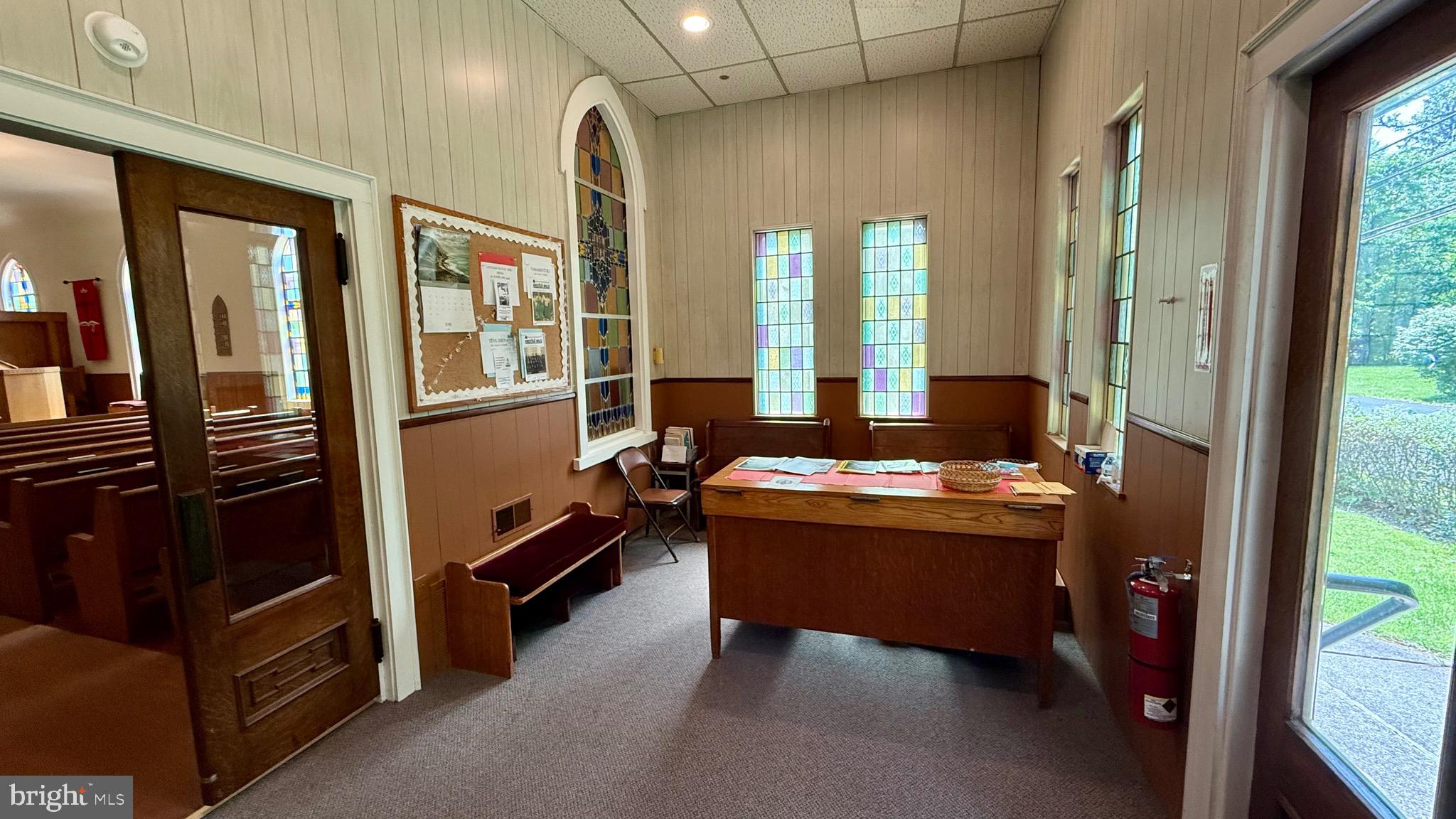 1142 Apple Road Quakertown, PA 18951 - Photo 13 of 22 a living room with furniture