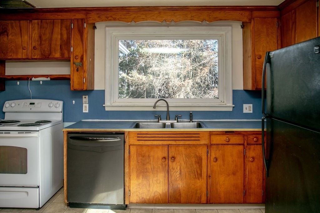 249 Shelburne Road Greenfield, MA 01301 - Photo 10 of 28 Gallery Image 10