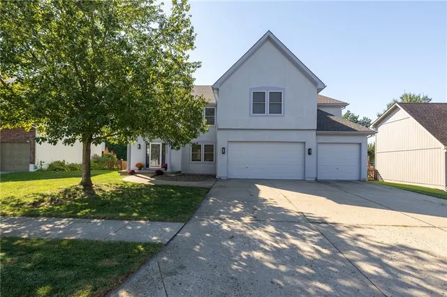 $535,000 | 25609 East 31st Terrace South, Blue Springs, MO 64015