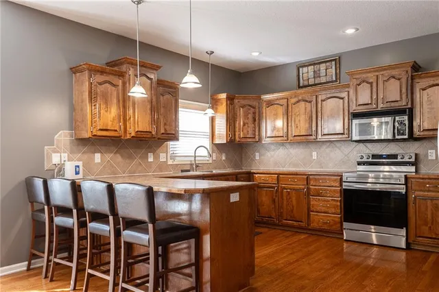 $535,000 | 25609 East 31st Terrace South, Blue Springs, MO 64015