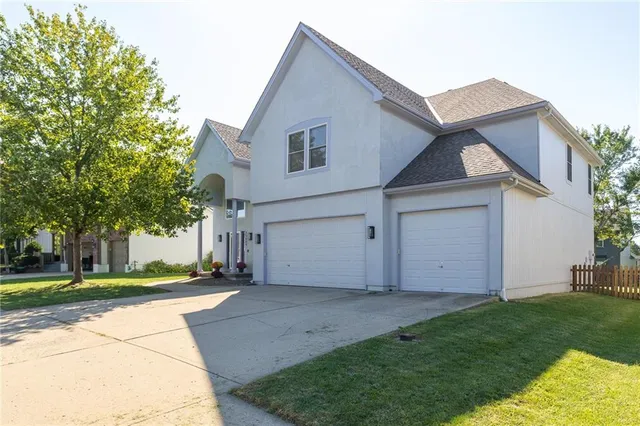 $535,000 | 25609 East 31st Terrace South, Blue Springs, MO 64015