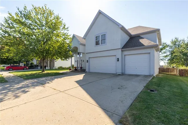 $535,000 | 25609 East 31st Terrace South, Blue Springs, MO 64015