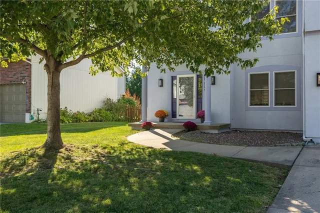 $535,000 | 25609 East 31st Terrace South, Blue Springs, MO 64015