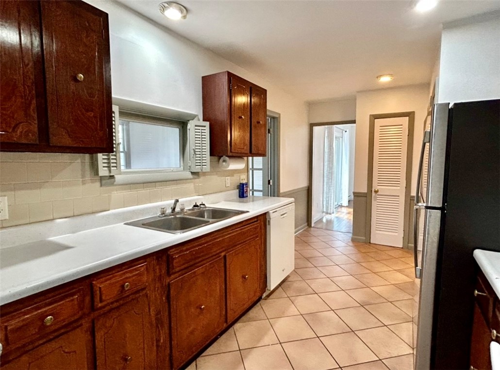 26 Old Pine Road Narragansett, RI 02882 - Photo 8 of 21