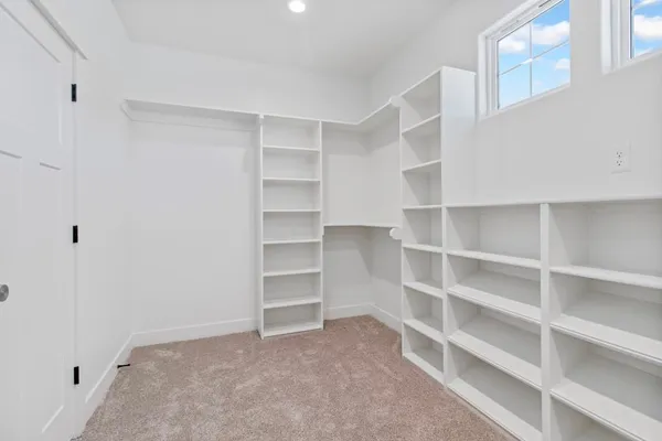 $699,900 | 1811 Halls Creek Avenue, Raymore, MO 64083