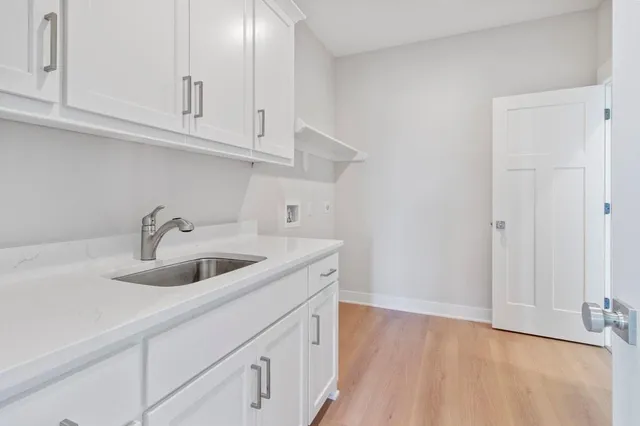 $699,900 | 1811 Halls Creek Avenue, Raymore, MO 64083