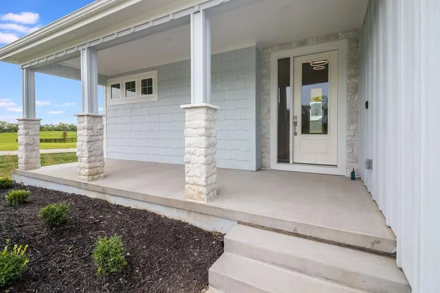 $699,900 | 1811 Halls Creek Avenue, Raymore, MO 64083