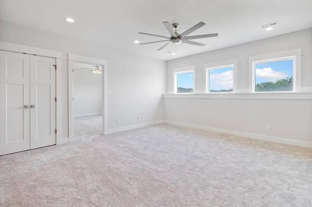 $699,900 | 1811 Halls Creek Avenue, Raymore, MO 64083