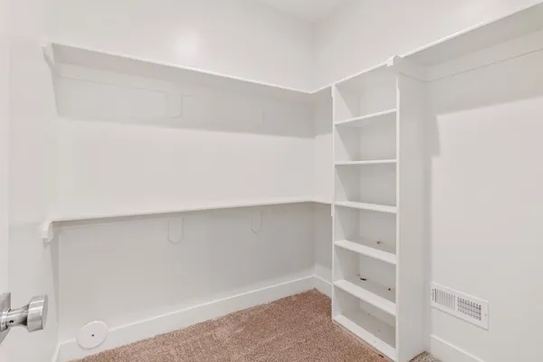 $699,900 | 1811 Halls Creek Avenue, Raymore, MO 64083