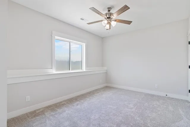 $699,900 | 1811 Halls Creek Avenue, Raymore, MO 64083