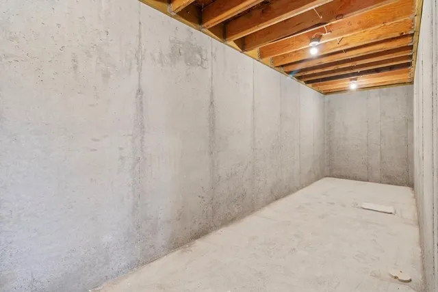 $699,900 | 1811 Halls Creek Avenue, Raymore, MO 64083