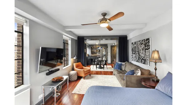 $3,500 | 320 East 42nd Street, Unit 1901 | Murray Hill