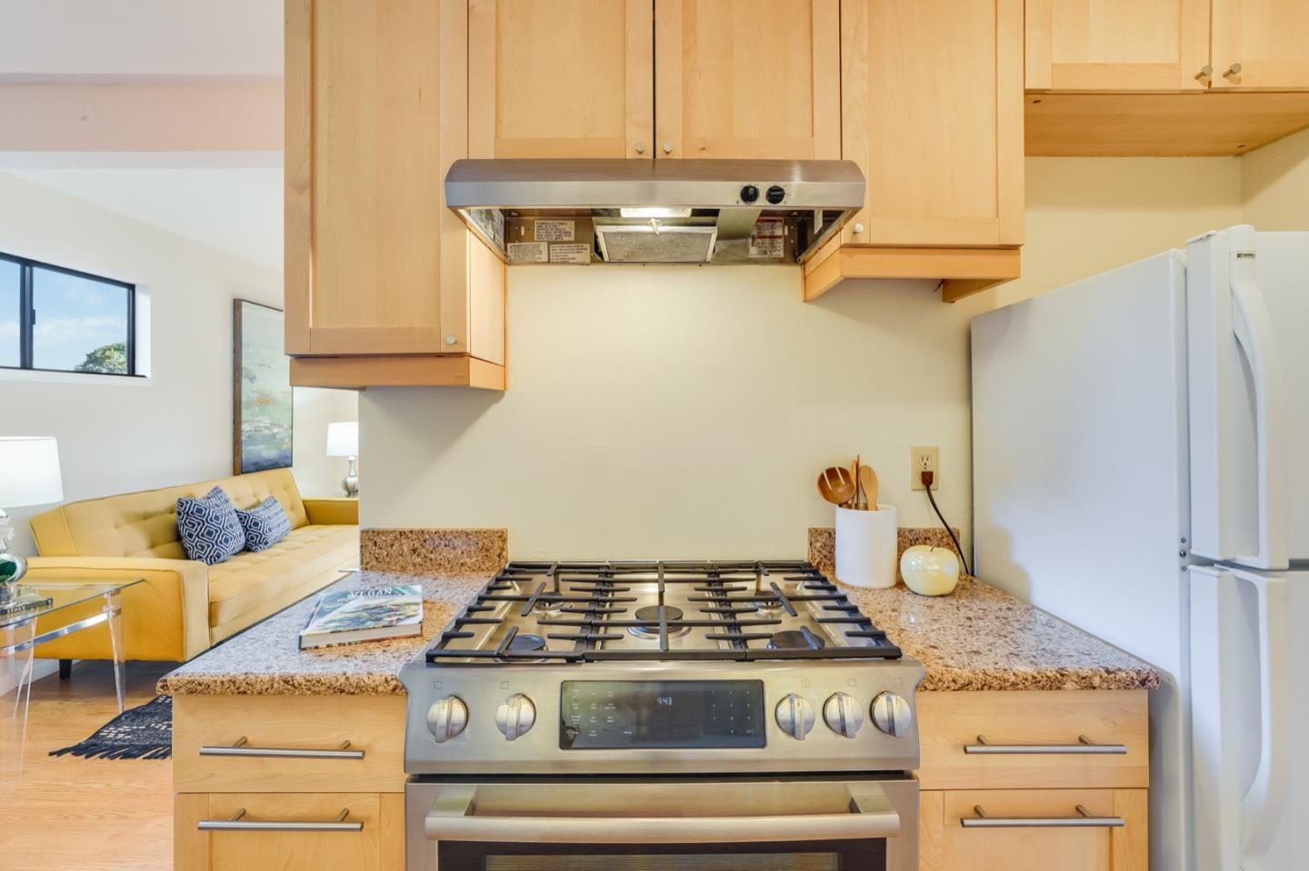 2530 West Middlefield Road Mountain View, CA 94043 - Photo 11 of 34 Gallery Image 11